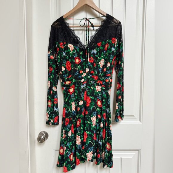 By Anthropologie Lacy V-Neck Mini Dress in Black Floral. Size 4 - Picture 3 of 9